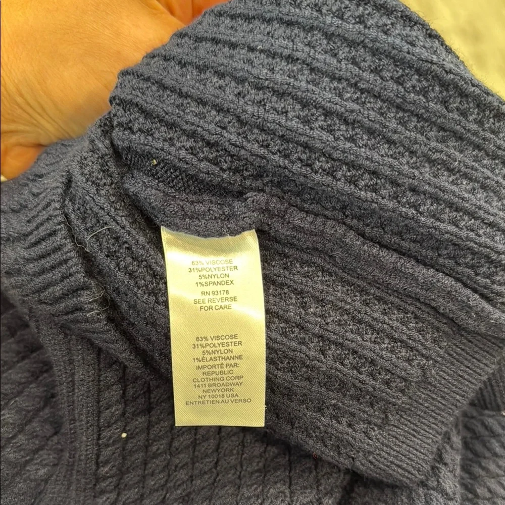 Women's Navy Sleeveless Sweater - Picture 5 of 5